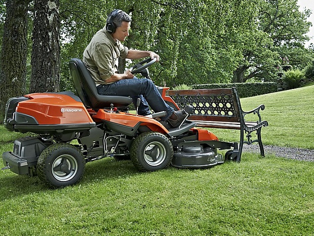 Райдер Husqvarna R 422Ts AWD
