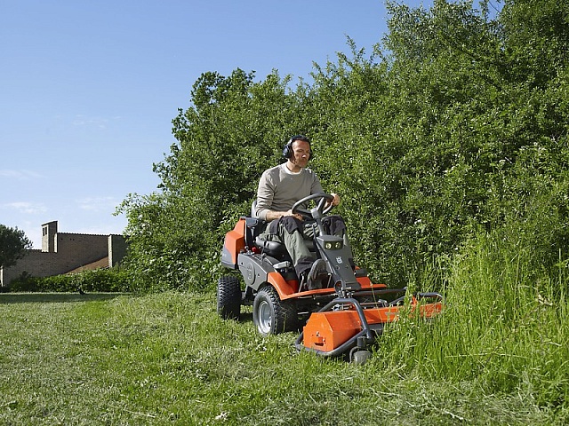 Райдер Husqvarna R 422Ts AWD